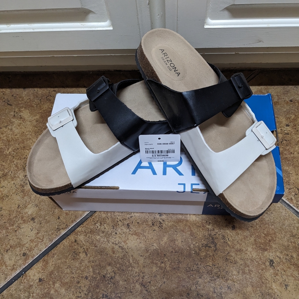 New Arizona Jean Co Sandals